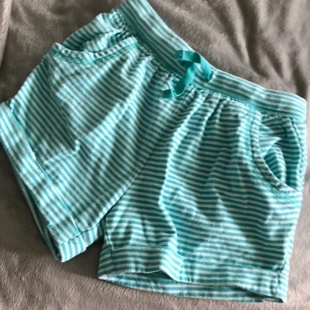 Old Navy teal & white striped Soft shorts in size 4T